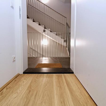 Balcony/Pool/Free Parking Garage Studio Виена Екстериор снимка