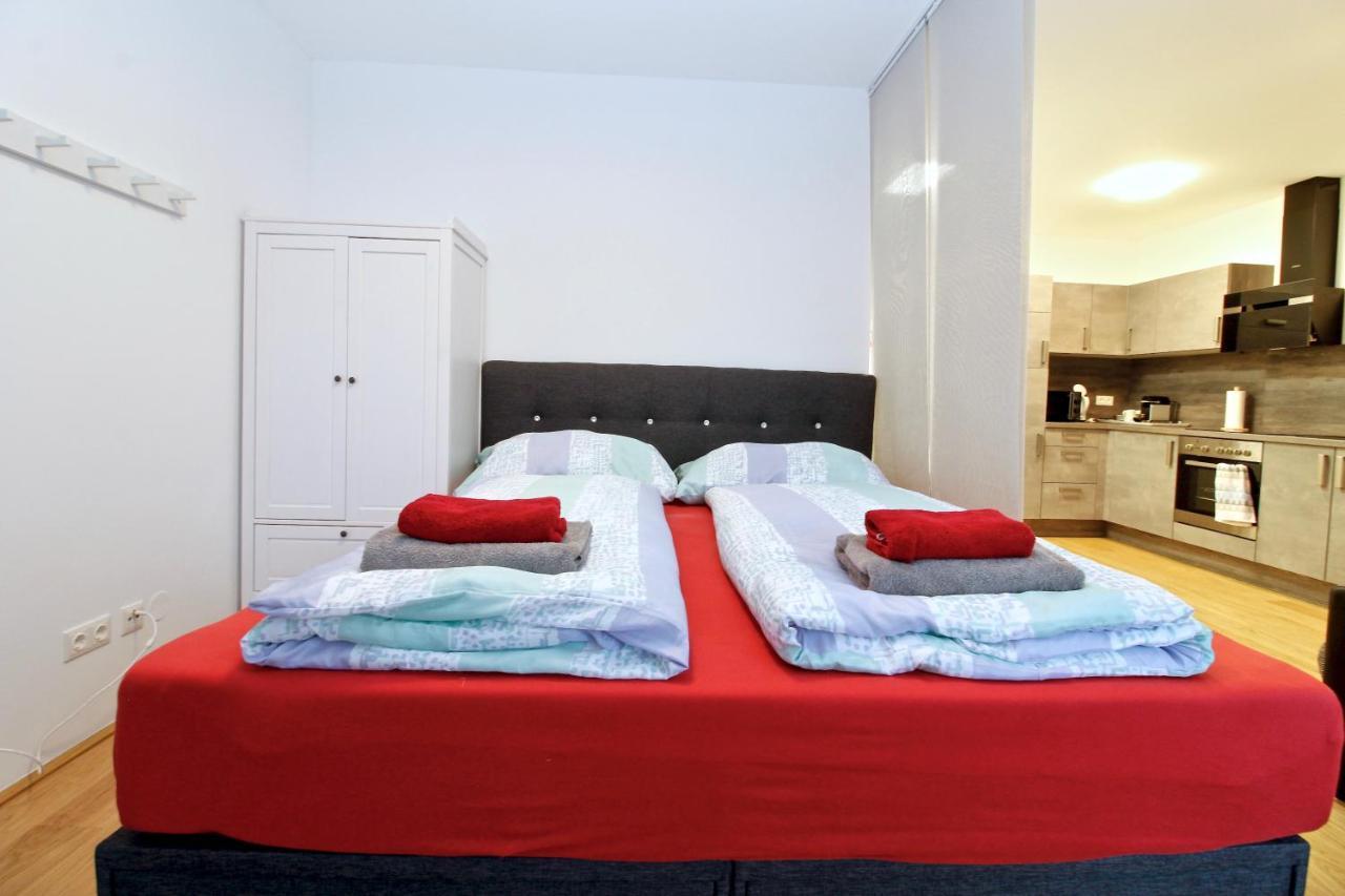 Balcony/Pool/Free Parking Garage Studio Виена Екстериор снимка