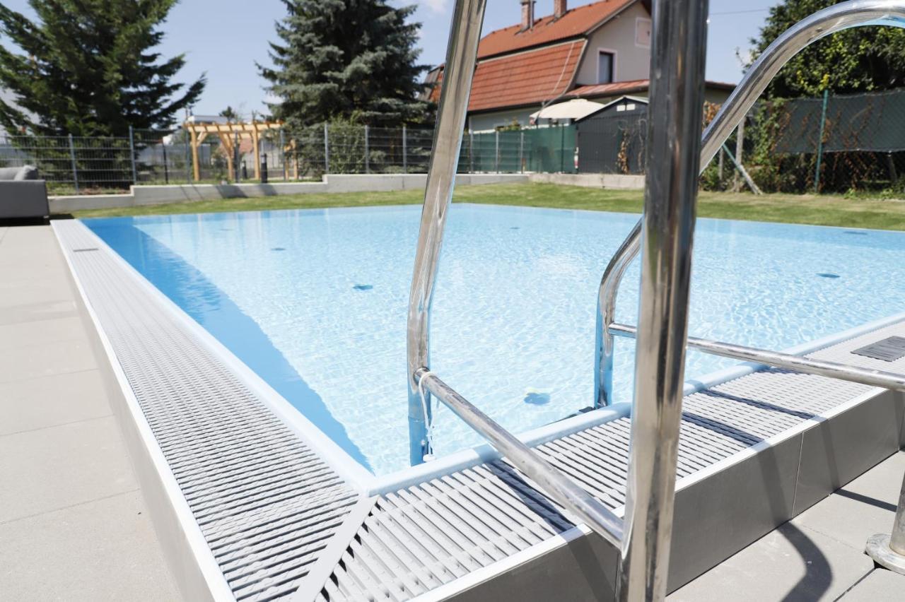 Balcony/Pool/Free Parking Garage Studio Виена Екстериор снимка